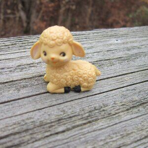 Tiny Plastic Miniature Lamb ca. 1950s- 1970s 1.25" Tall Made in Hong Kong